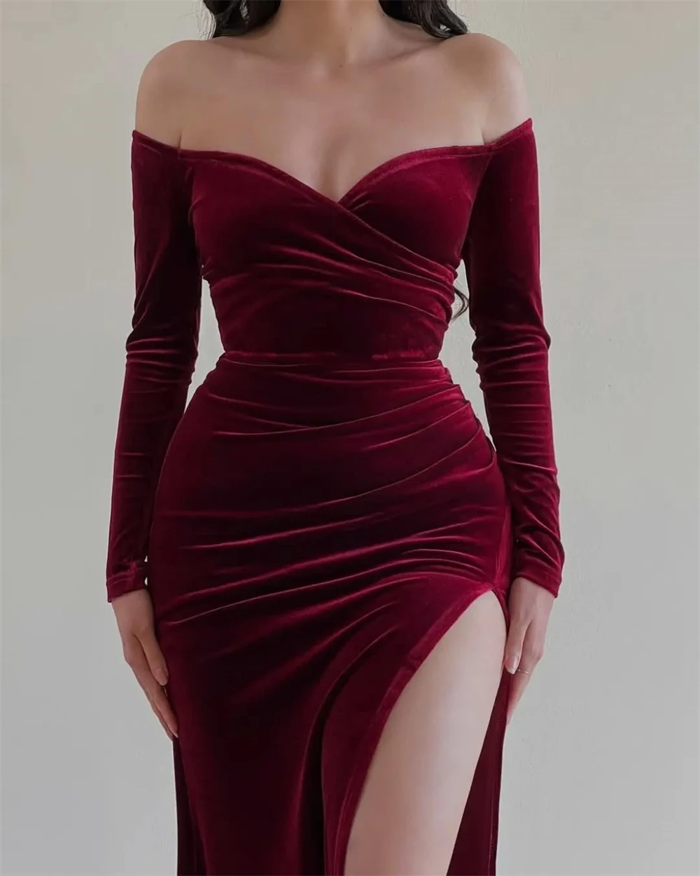 تخصيص حورية البحر لينة بورجوندي القطيفة مساء اللباس الكلاسيكية قبالة الكتف طويلة الأكمام فساتين العودة للوطن الأزياء P