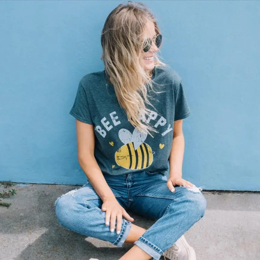 

Bee Happy Women's Slogan T-Shirt Funny Be Happy Short-sleeve Shirt Vintage Honey Bee Graphic Tee Women Summer Tee Harajuku Tops