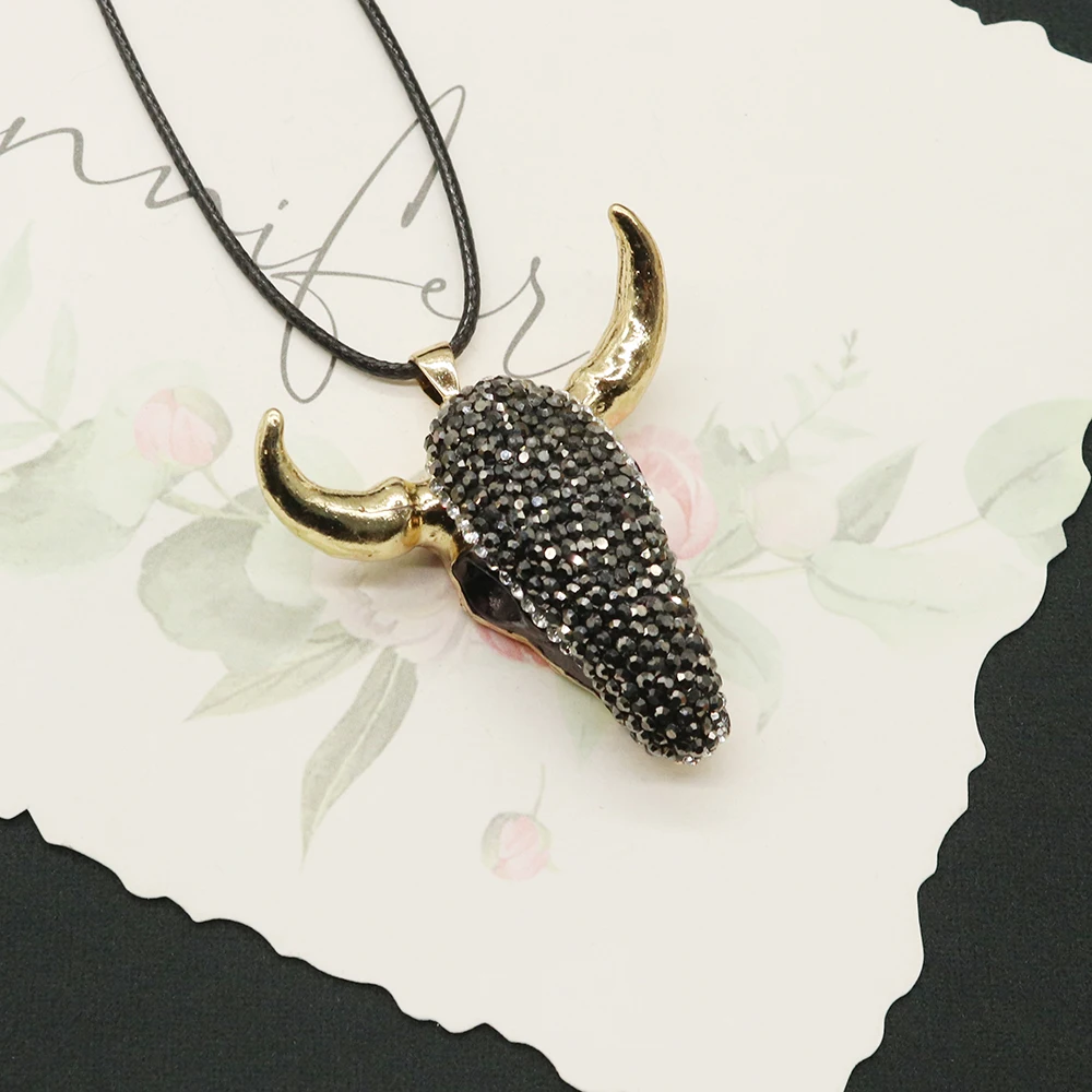 Bull Head Pendant Necklace Bohemian Bull Skull Head Colar Resin Pendants Leather Men Fashion Jewelry Amulet Gift Animal Necklace