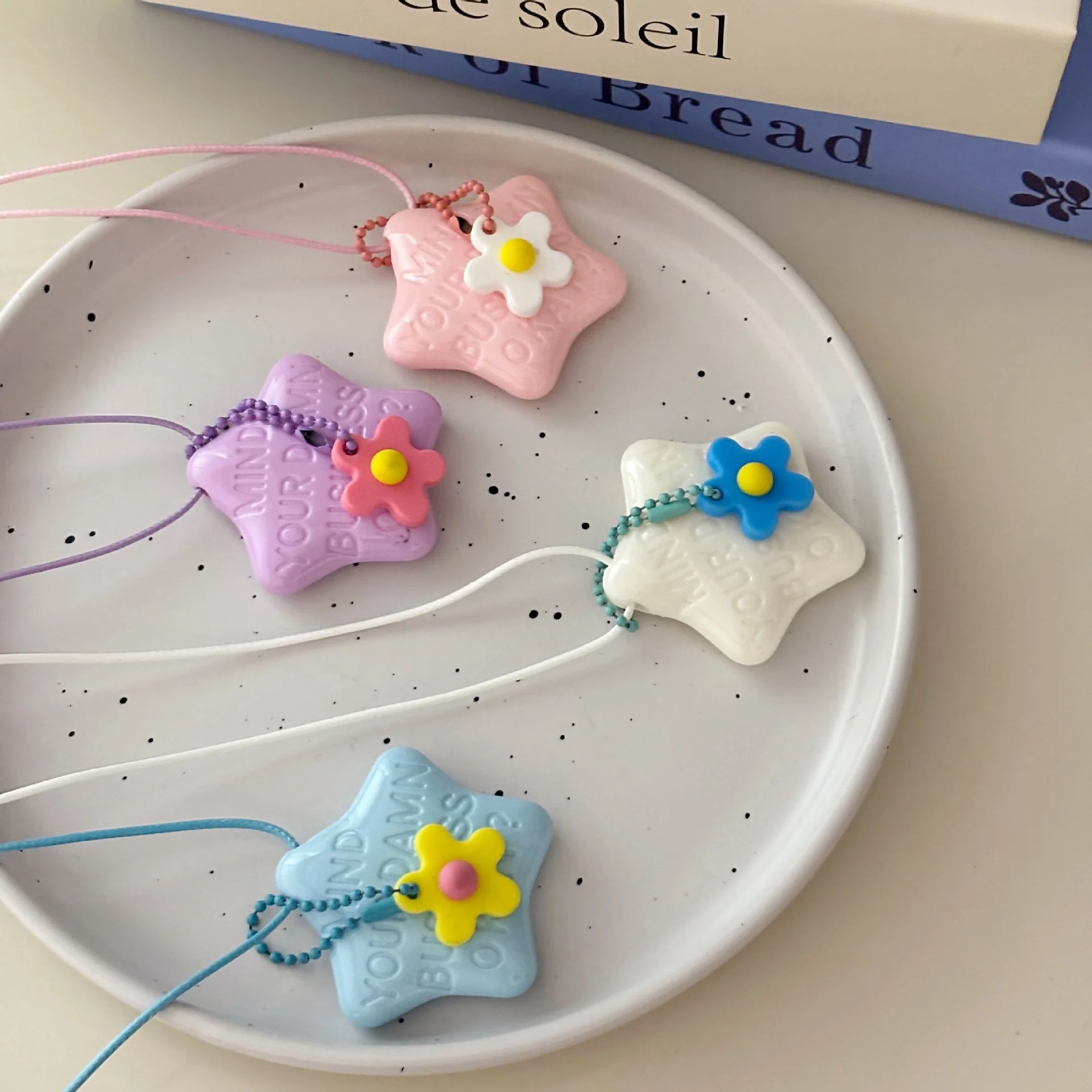 Colorful star letter makeup mirror, dopamine flower necklace, long neck hanging accessory, portable collarbone chain