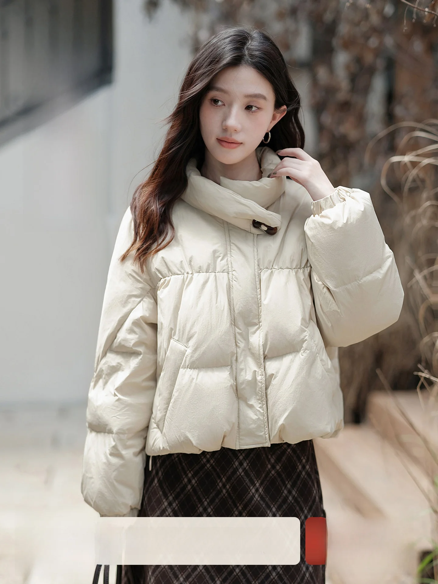 

Yellow White Du down ort Puffer Jaet Women's Small Size Winter Warm Outerwear Casual Loose Fit Zipper Closure Nylon Fabric