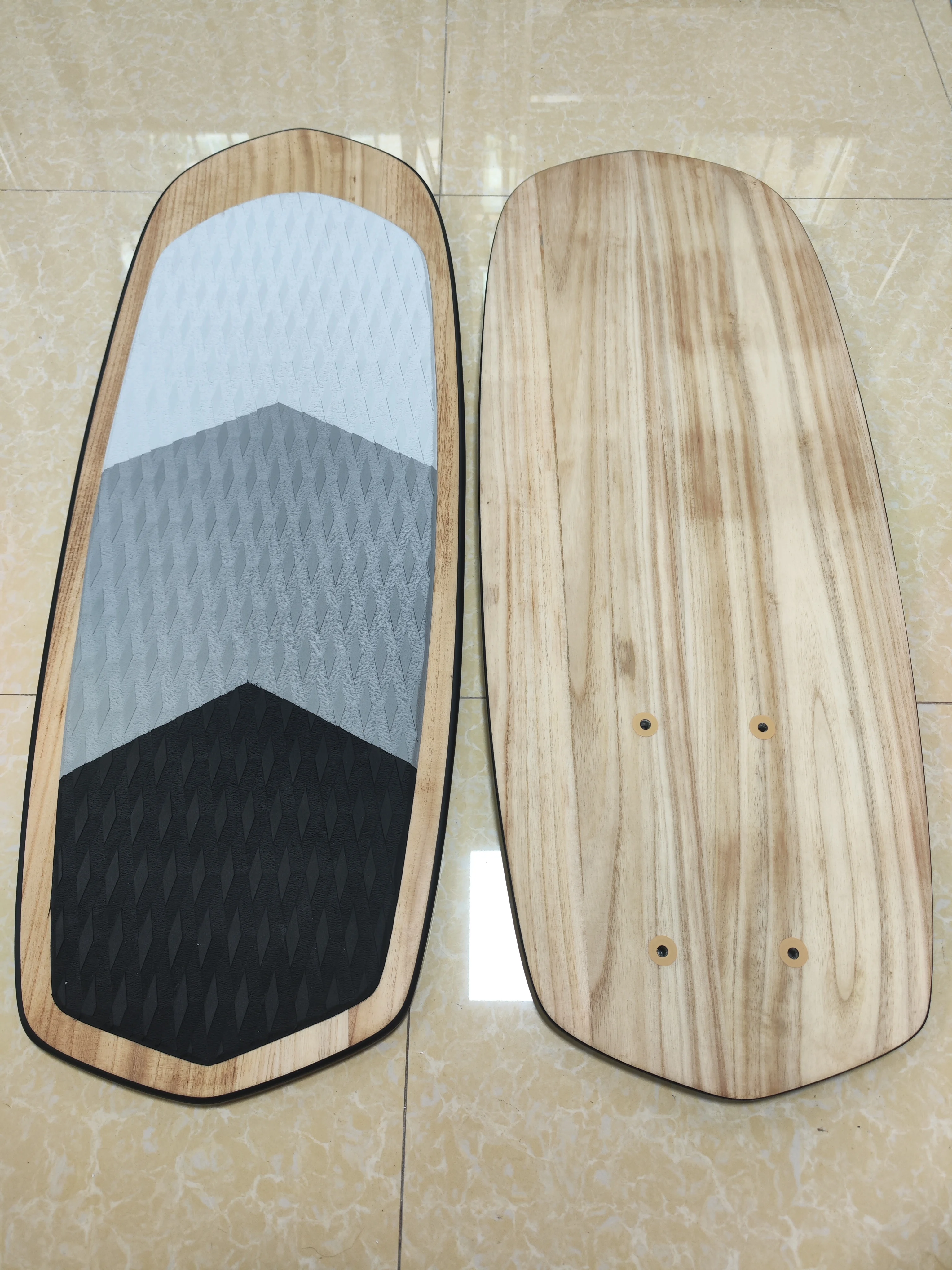 لوح رقائق التوصيل الخشبي الكامل Efoil Kiteboarding Board Hydrofoil لوح التزلج الكهربائي Hydrofoil للبيع