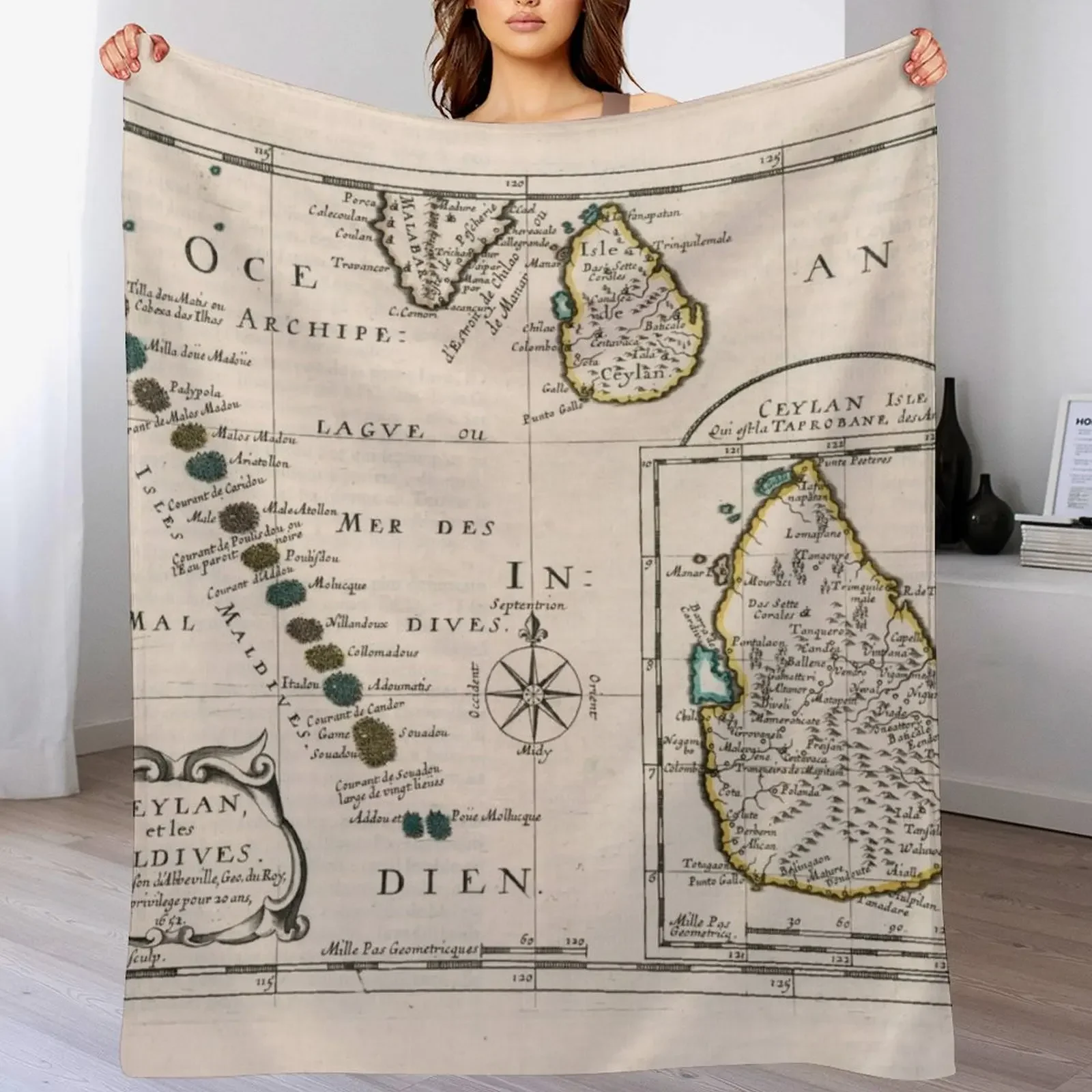 Vintage Maldives and Sri Lanka Map (1652) Throw Blanket Luxury Brand Blankets For Sofas Luxury Designer Camping Blankets