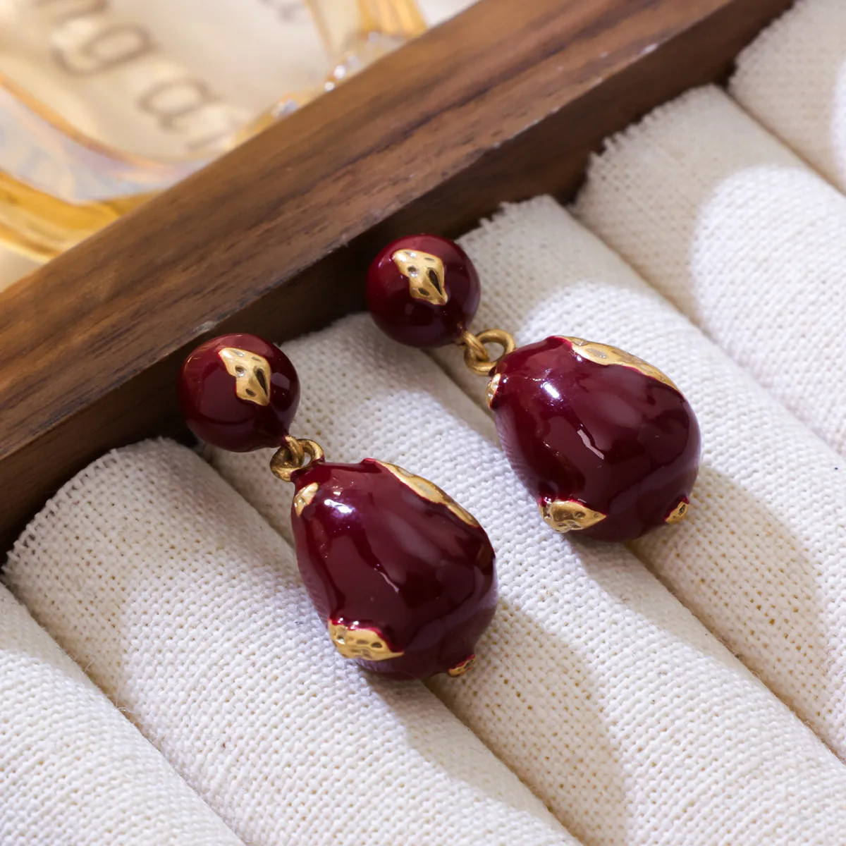 Water Droplets Egg-shaped Enamel Brass Plated with Real Gold Light Luxury Niche Temperament Elegant and High-end Earrings Women