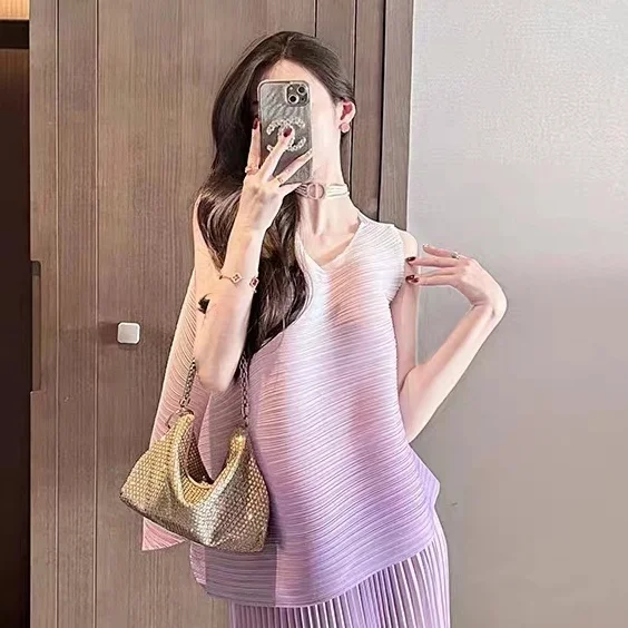 2024 Spring/Summer New Charm Purple Fold Small Fragrant Style Set Skirt Women's Fold Simple Sleeveless Top Skirt 2-piece Set