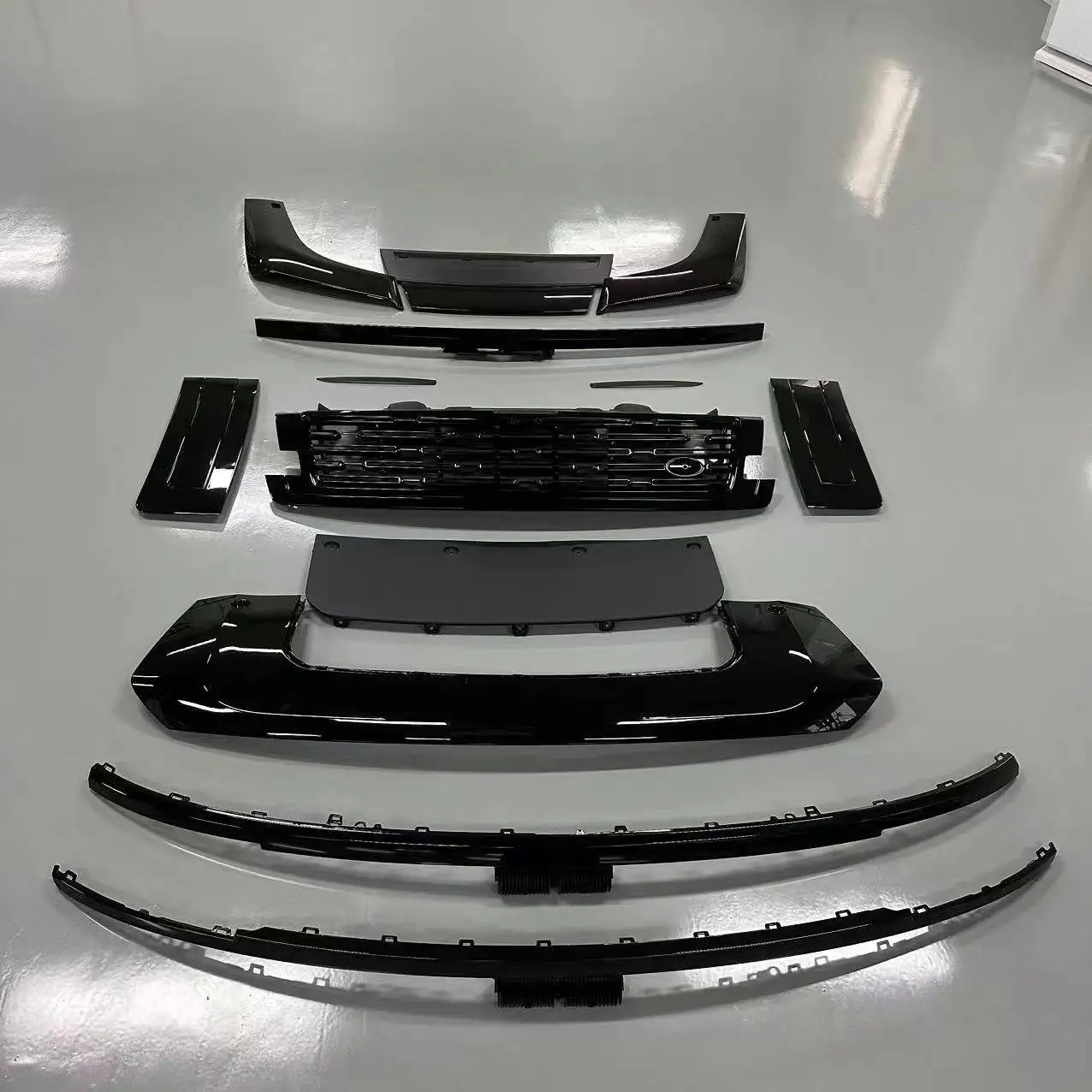 

auto pavrt Body Kits for range Rover vogue 2018-2025 body kit 4x4 Off-Road Facelift Parts