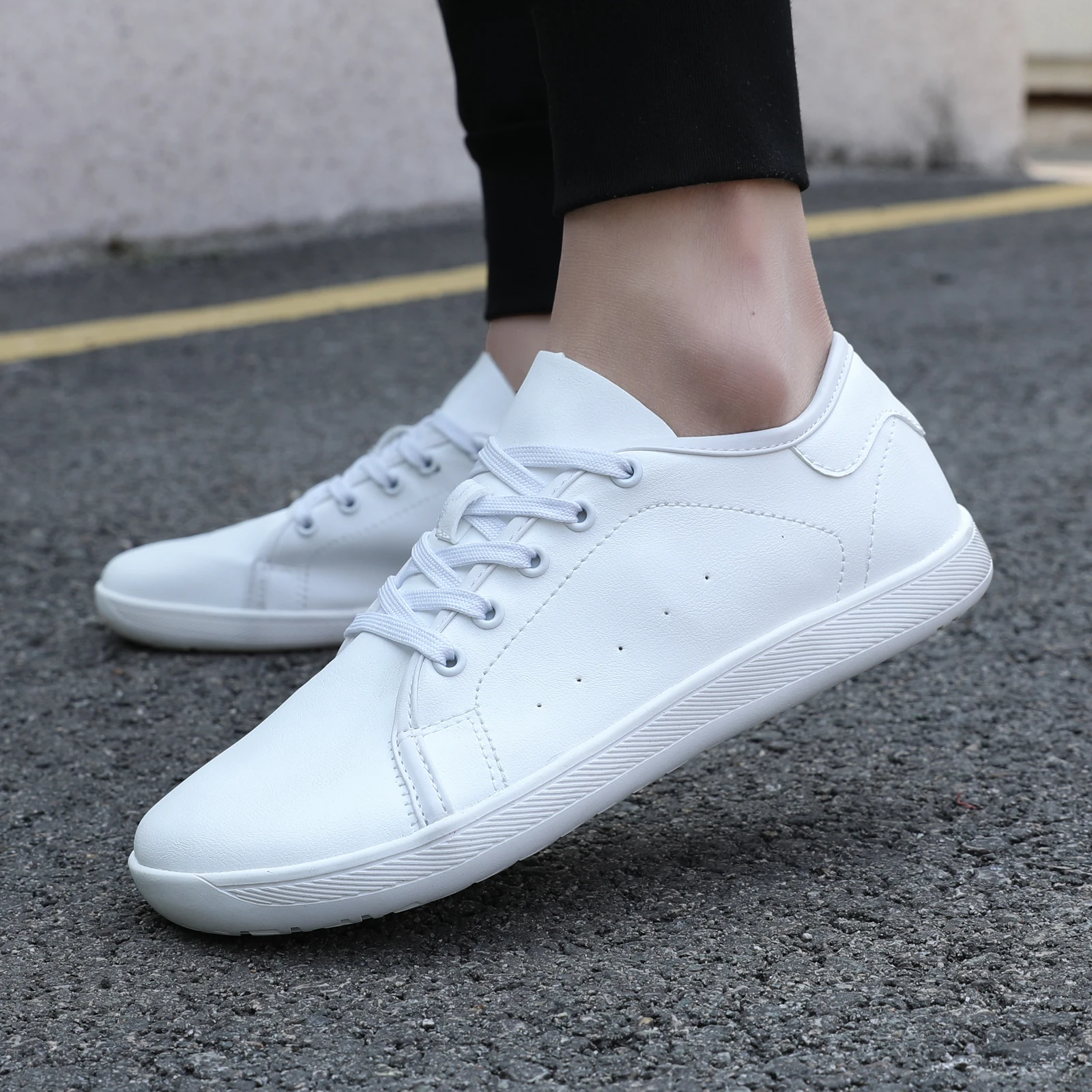 New Men's Wide Barefoot Canvas Sneaker 2024 Fashion Flats Soft Zero Drop Sole Wider Toe Light Weight Fashion Sneakes Plus Size