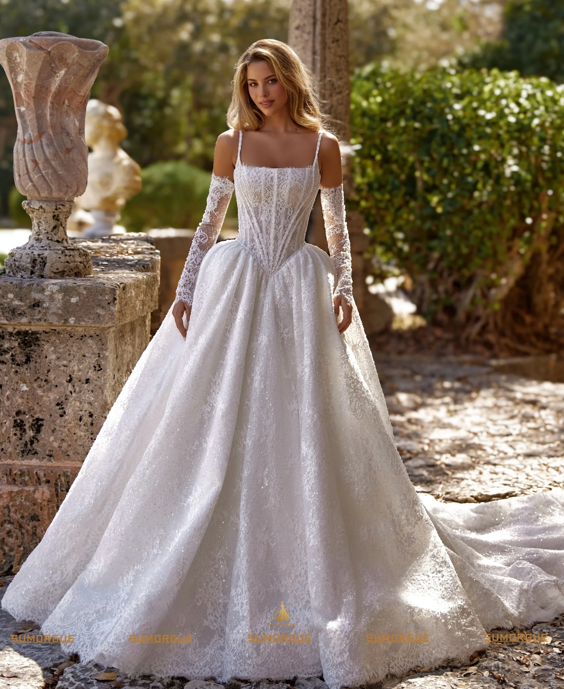 Luxury Spaghetti Strap Wedding Dress Square Neck Lace Ball Gown Princess Bridal Dress High-end Customized Vestidos De Novia