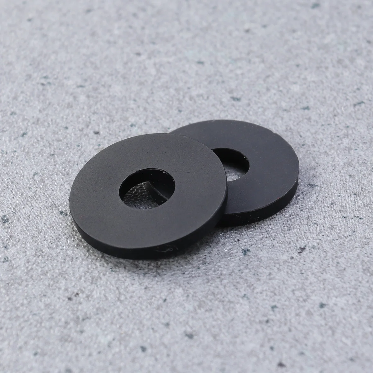 

2Pcs Non-Slip Strap Locks for Guitar Black Rubber Locking Blocks No Tools Needed Strong Grip for Bass and Electric Guitar