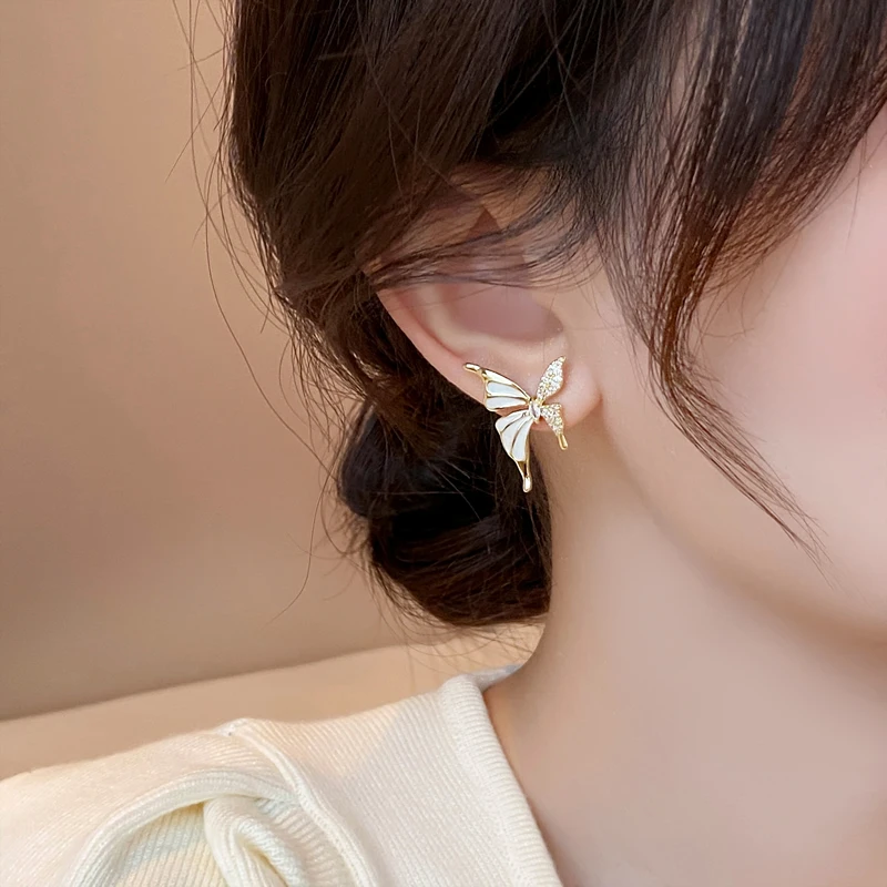 Unusual Design Zircon Liquid White Enamel Asymmetric Butterfly Stud Earrings 2024 Fashion Jewelry For Women‘s Ear Accessories