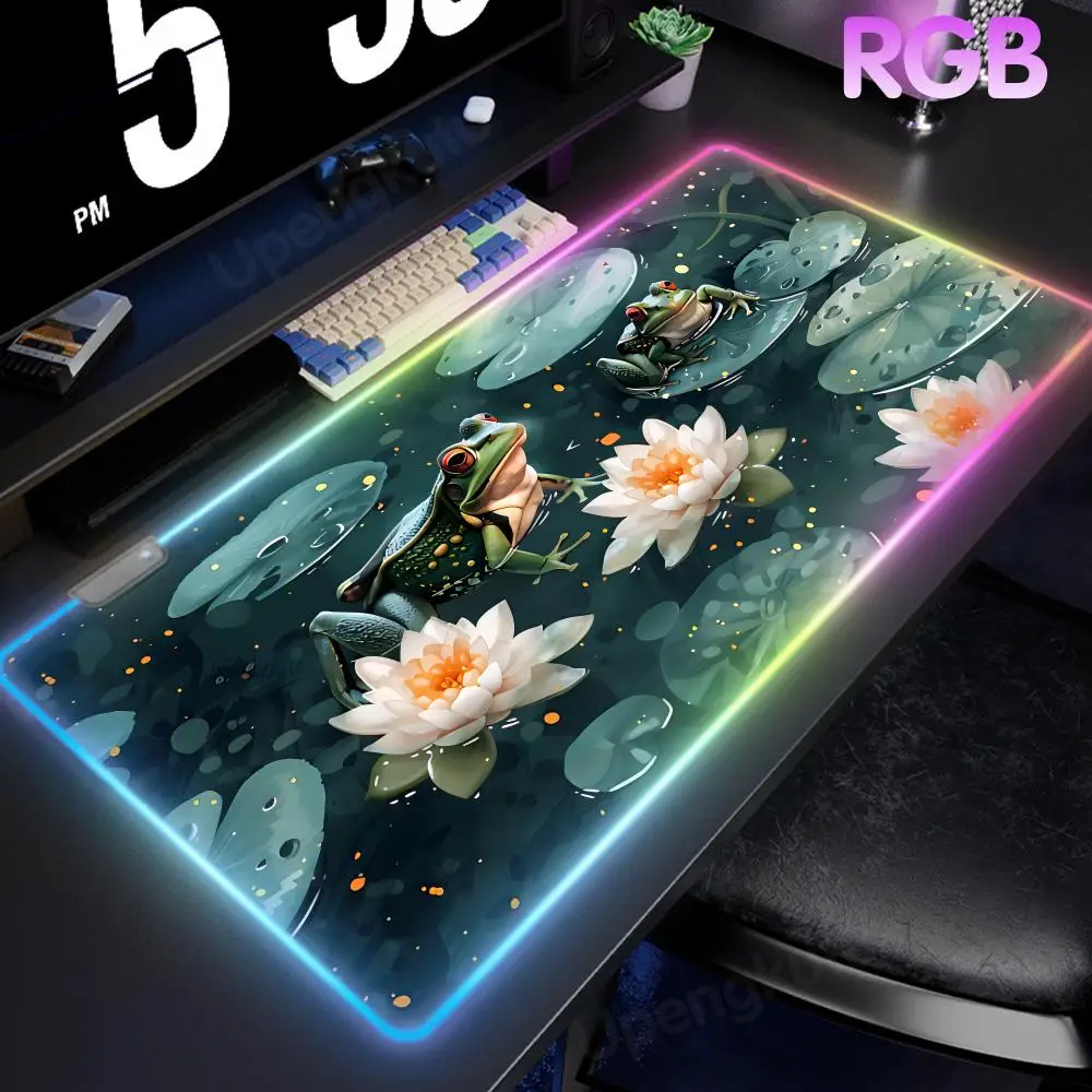 

Коврик для мыши RGB «Лягушки в тропическом лесу» с LED-подсветкой, большой игровой светящийся коврик для мыши, увеличенный коврик для геймеров