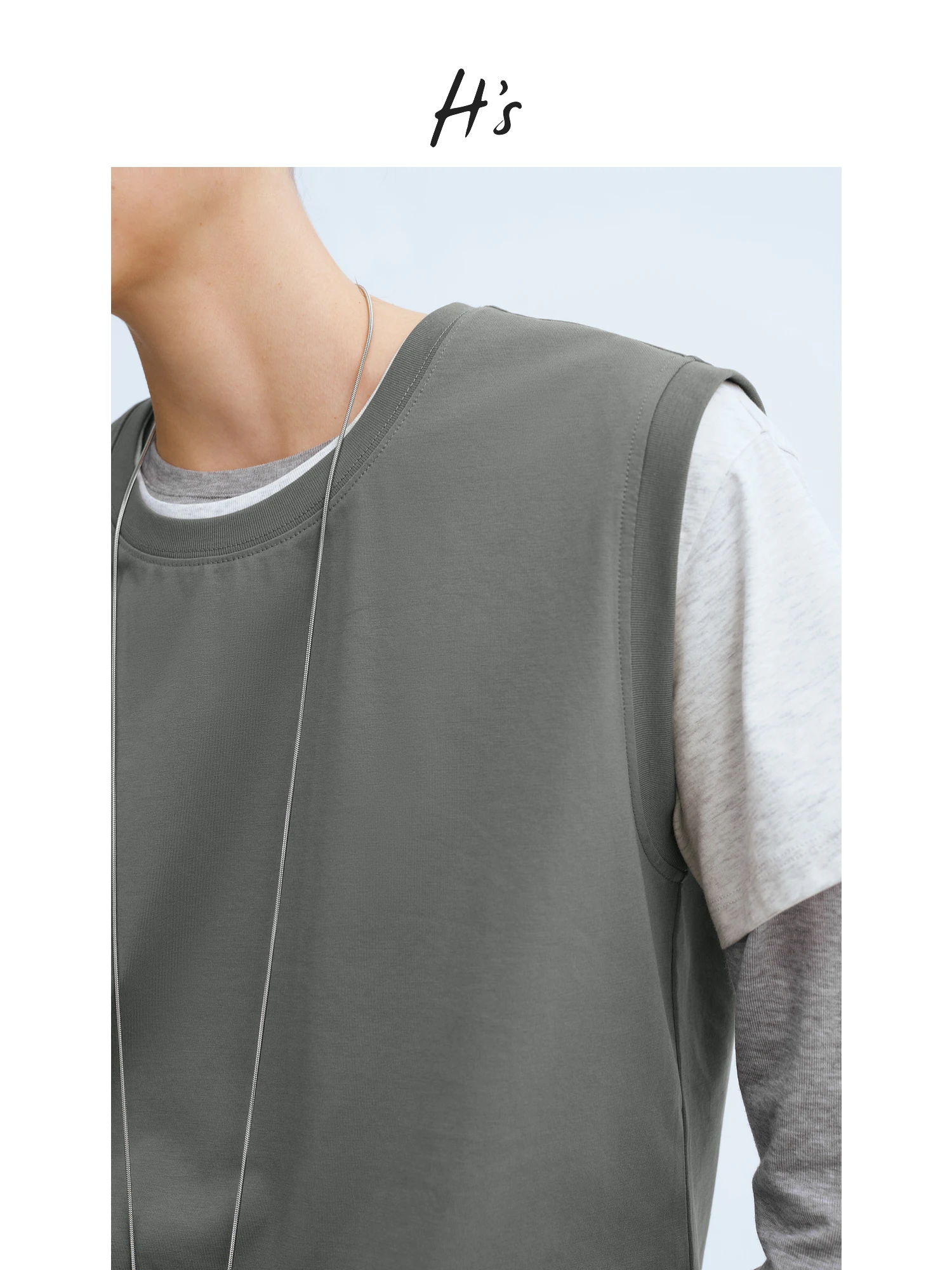 قميص نسائي قصير الأكمام من HS، تصميم ربيعي جديد كلاسيكي برقبة مستديرة وألوان متباينة، طبقة أساسية عصرية من مزيج القطن