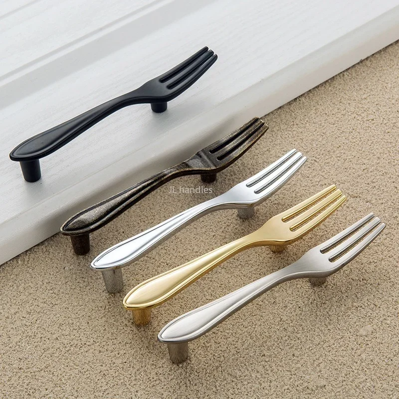 1Pcs Creatieve Mes Vork Lepel Ontwerp Zinklegering Keukenkast Handgrepen Kast Lade Knoppen Furniture Hardware cabinet knobs