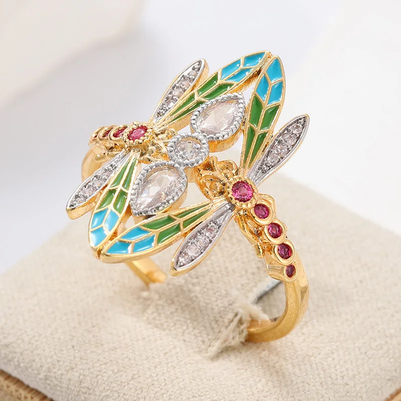 Vintage-Ring für Damen mit eingelegten rosa-weißen Zirkonia, trendige Goldfarbe, handgeschnitzte Libelle, für den täglichen Gebrauch, Partyschmuck, Jubiläumsgeschenk – Detail 3