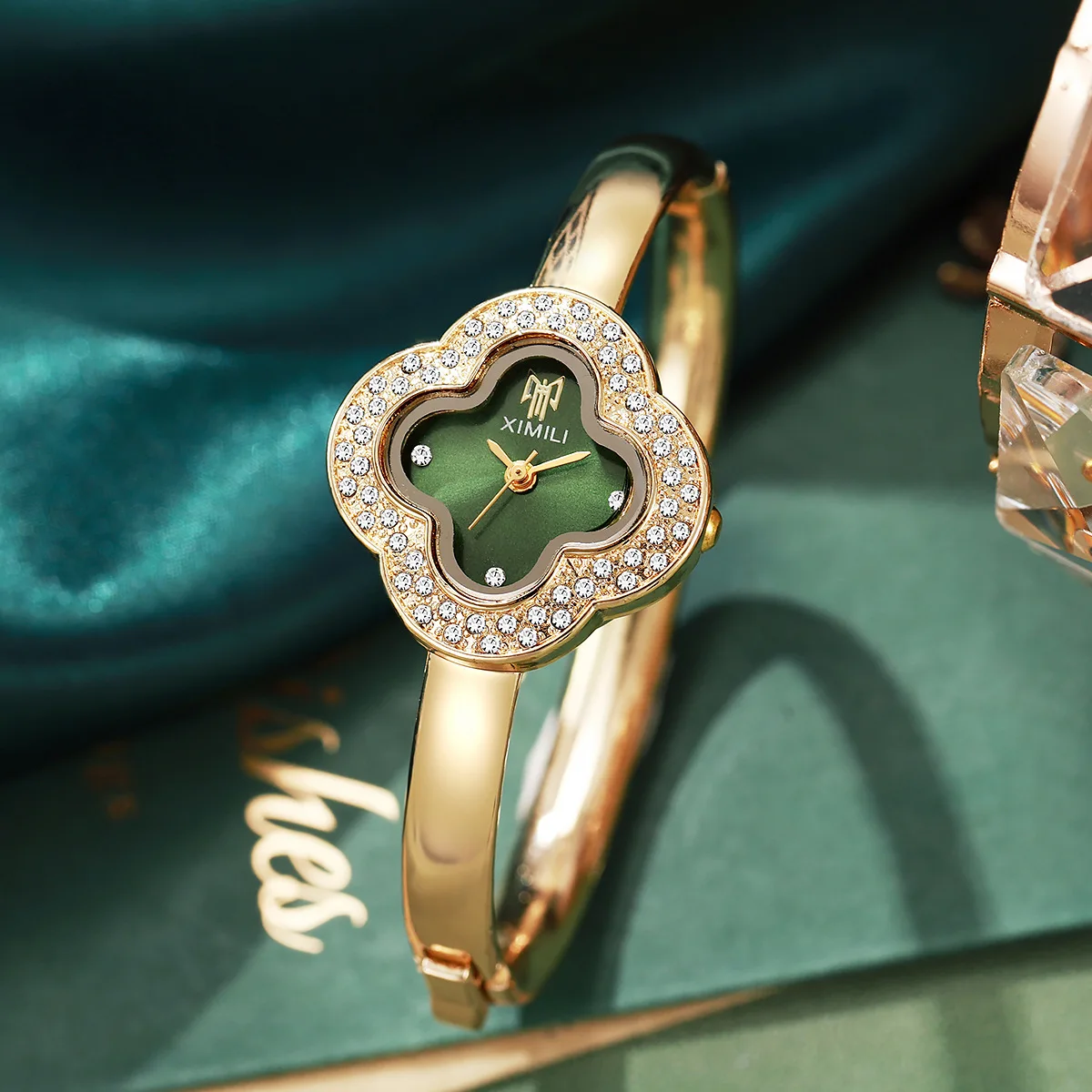 New fashionable, luxurious, high-end watch with niche design, bracelet style watch, women's watch, quartz watch