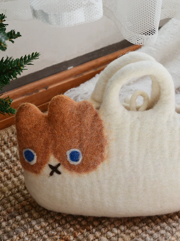 

Handmade Wool Felt Shaped Bag Japanese Style Cute Soft Portable Handbag Small Size Casual Leisure Fashion Bag