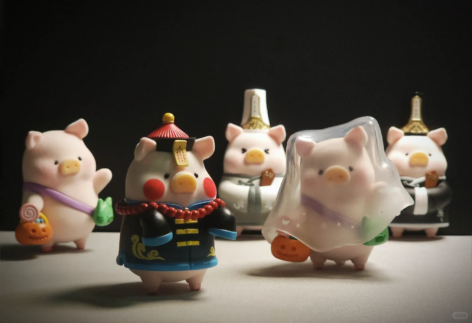 

New Lulu Pig Halloween Black Cat Handmade Blind Box Surprise Full Can Series Gift Trendy Play Doll Desktop Ornament Surprise Gif