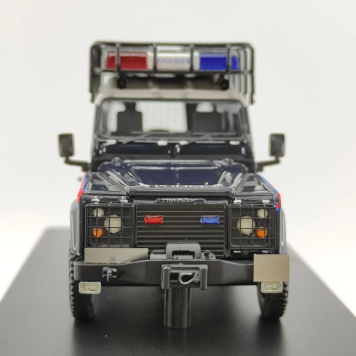 Tecnnmodel 1:43 Scale Police Car With Open Tailgate Resin Car Model