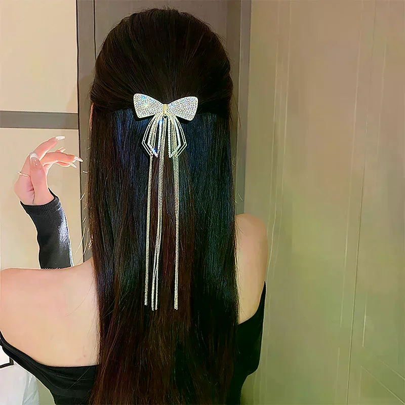 Fermagli per capelli con nappa con fiocco di nuova moda per le donne Accessori per capelli con nappa con strass scintillanti delicati 2023