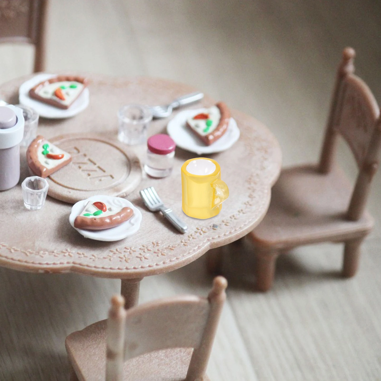 20 Stück Miniatur-Biergläser, 0,59 x 0,47 Zoll, klares Harzmaterial, vielseitige Basteldekoration für Versammlungen, kreative Geschenkidee