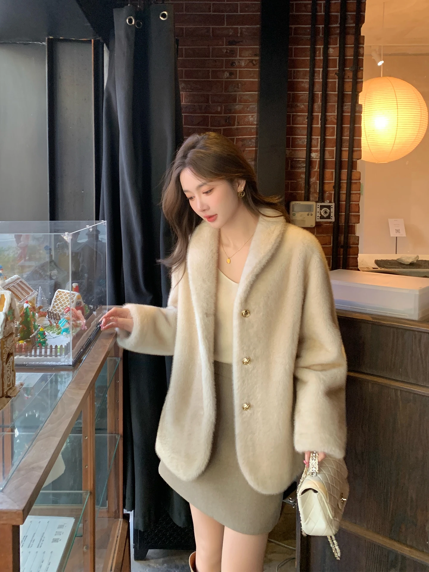 

Экологичная теплая и комфортная шуба из меха норки для молодых женщин, средней длины, с длинными рукавами, для осени и зимы