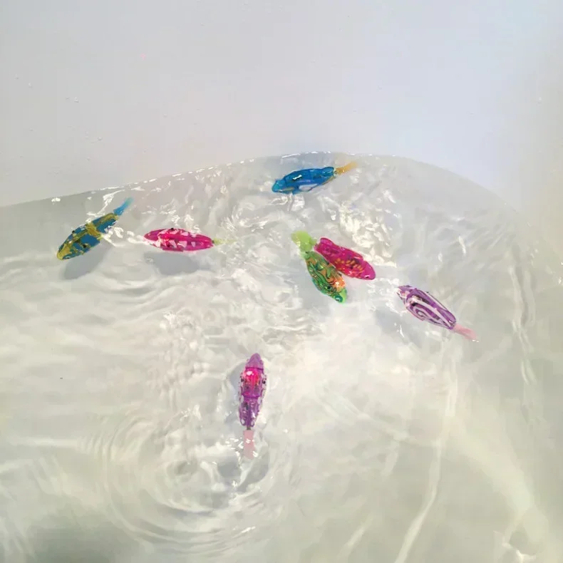 1pc elektronische Fisch Haustiere mit Blitzlicht Mini Meeres tier elektrische schwimmende Fisch Spielzeug für Kinder Geschenke batterie betriebenen Fisch