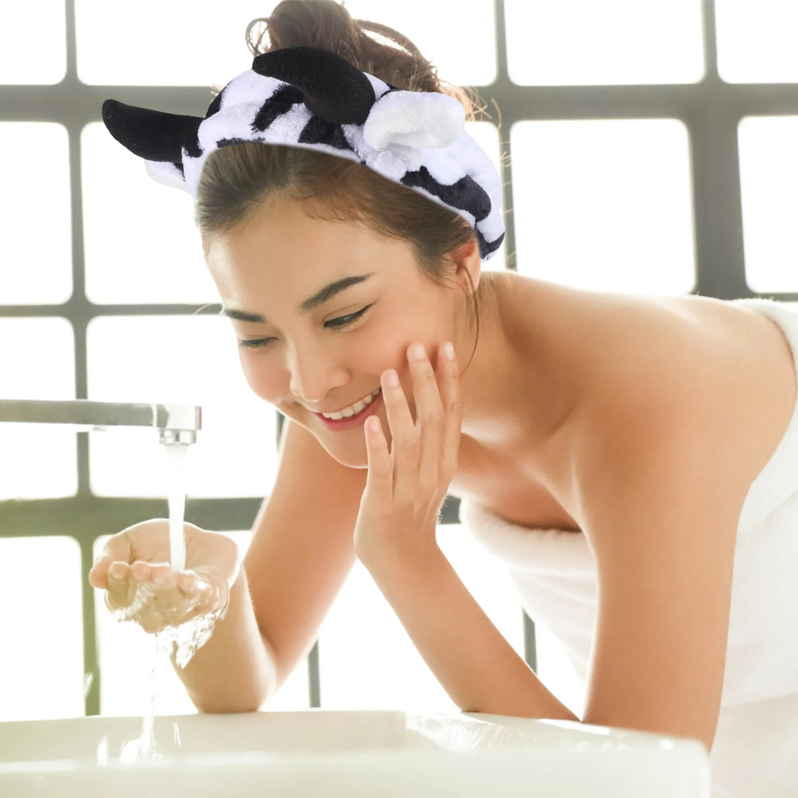 

Повязка для умывания с рисунком коровы, мягкая фланелевая повязка для макияжа для женщин, для очищения лица, душа, спа-процедур и ухода за кожей