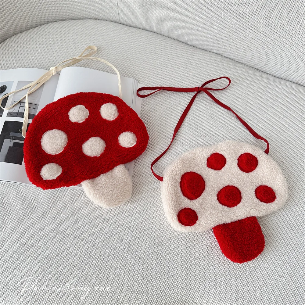 

Cartoon Mushroom Purse Crossbody Bag for Kids Plush Autumn Winter Boys Girls Portable Storage Bag