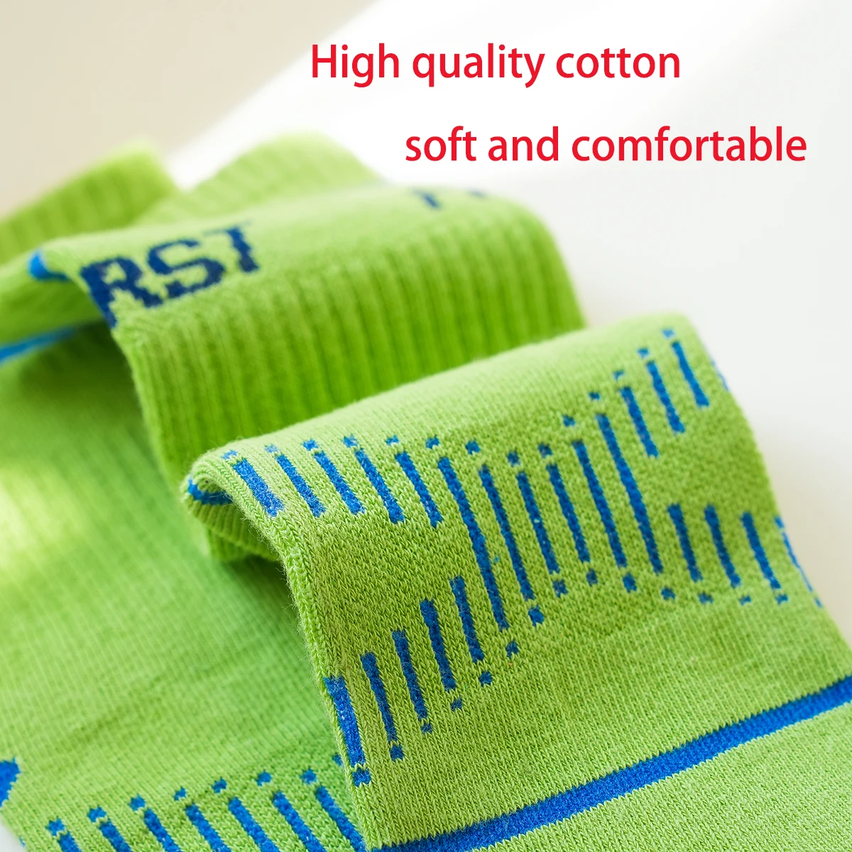 1 pair of four season children\'s new five finger socks, breathable and sweat absorbent elastic cotton mid tube socks with cute d