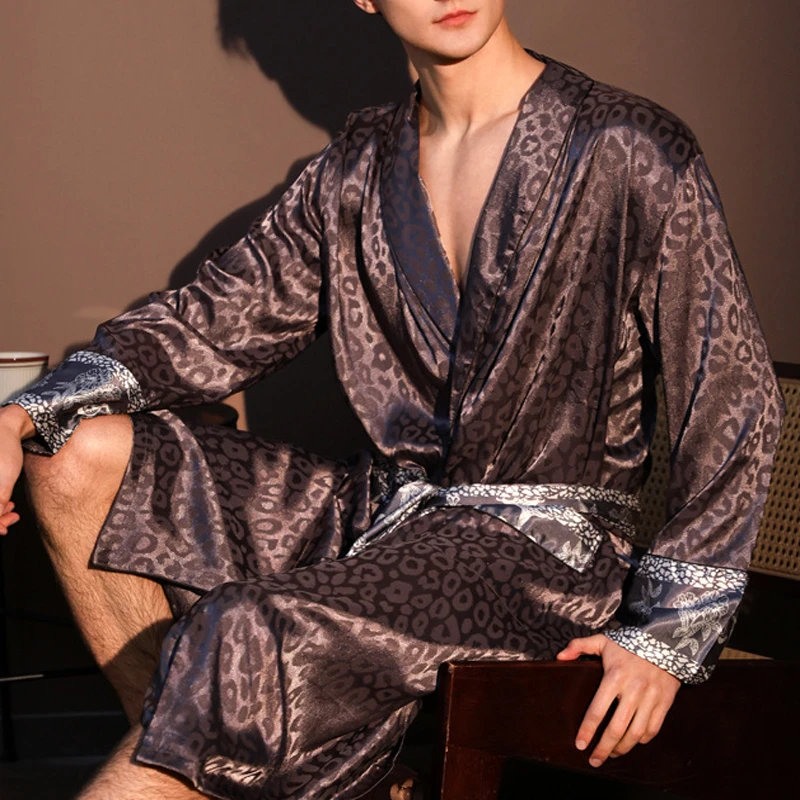 Mens Bath Robe Leopard Print Male Sleepwear Pajama Luxury Silky Satin Kimono Bathrobe Home Wear Loose Casual Loungewear Lingerie