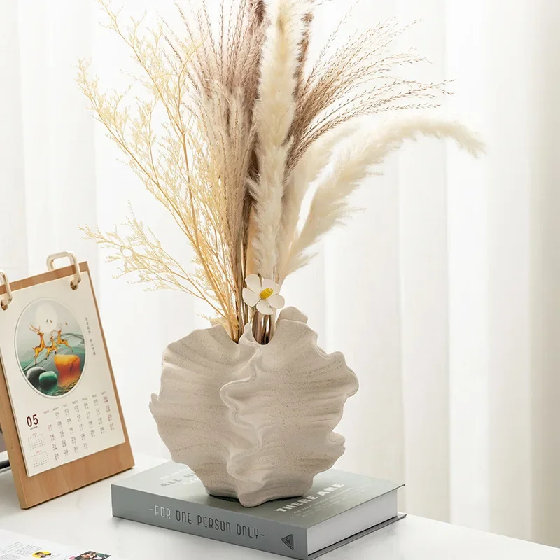

Ceramic Vase Geometric Wavy Patterns Petal Shape Porcelain Crafts Accessories for Flower Arrangement Flower Vase Home Decoration