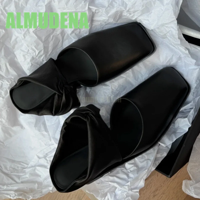 

Slope Heel Square Toe Sandals with Fashionable Mid Heel Folded Toe Straight Strap Empty Back Square Toe Simple Single Shoe