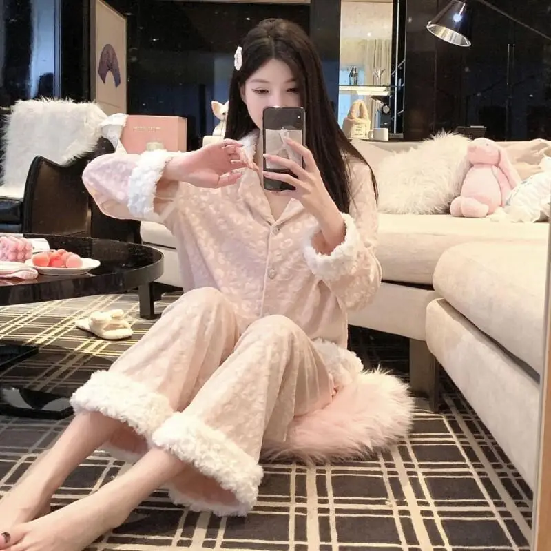 

Women's new autumn and winter thick home clothes warm and fashionable pajamas plush fashionable elegance design sense pajamas
