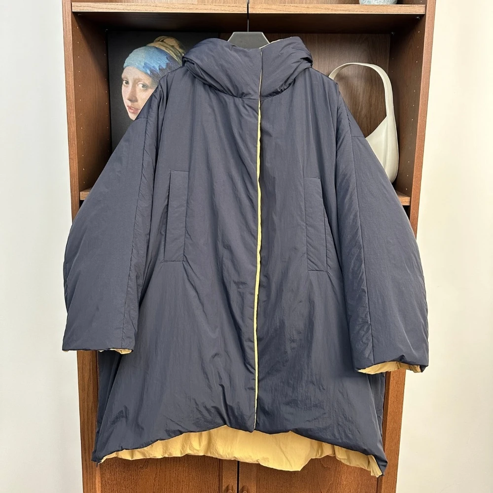 Contrast-colored Reversible Design Lightweight and Fluffy 90% White Goose Down Jacket