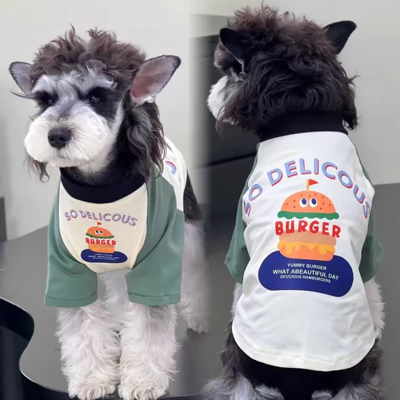 Ropa para mascotas Camisa de manga corta con franjas de diferente color y empalme transpirable de verano con estampado de marca a la moda