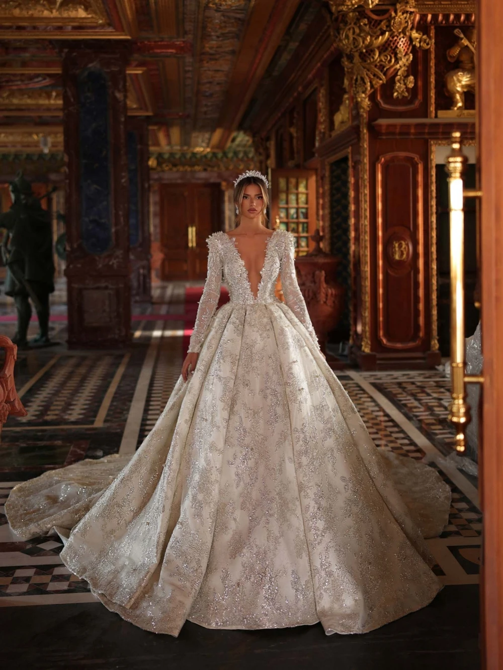 New Hand-made Beaded Lace Wedding Dress Elegant V-neck Long Sleeve Bridal Gown Customized Luxury Princess Dresses For Bride