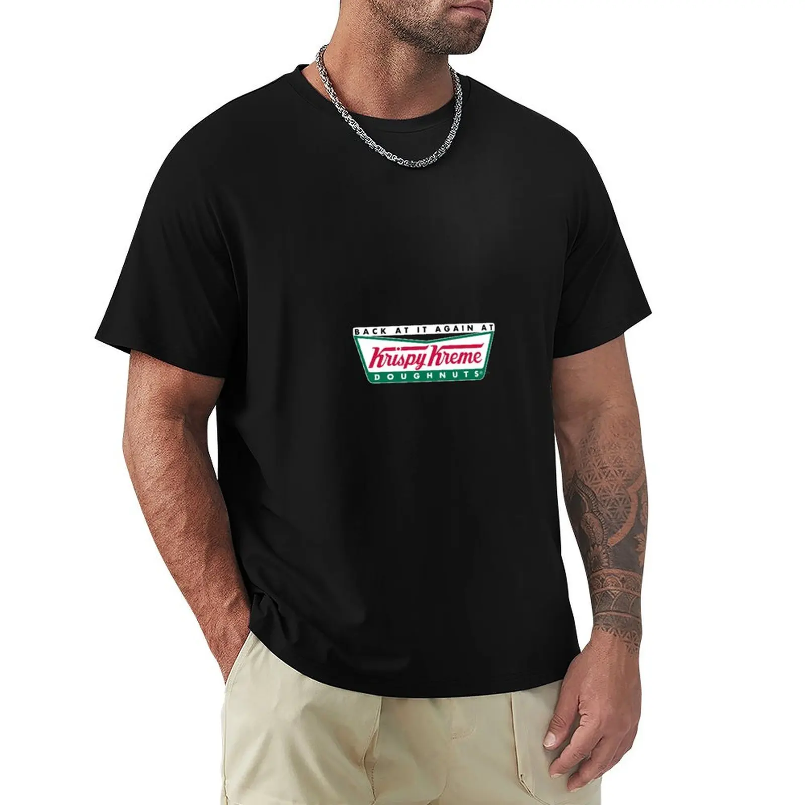 Снова за работой в Krispy Kreme: футболка для бега с коротким рукавом.