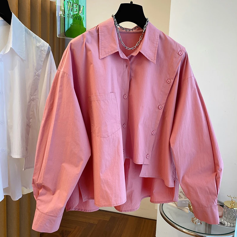 2024 Vroege Lente Nieuwe Losse Casual Asymmetrische Onregelmatige Roze Shirt Vrouwen Chic Design Mode Korte Blouse Effen Kleur Top