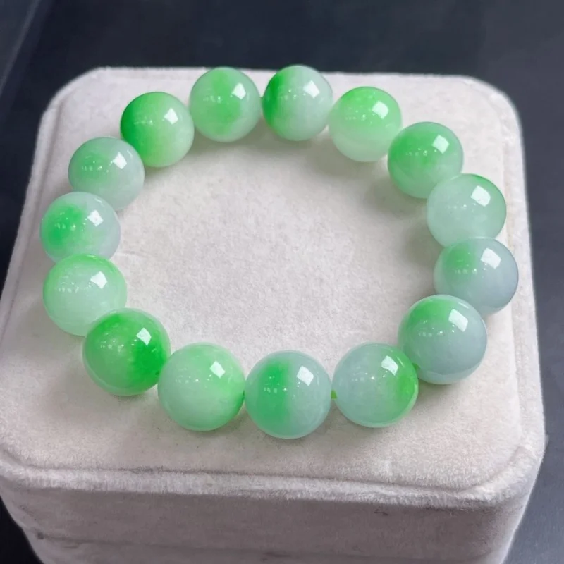 

Myanmar Natural a-Level Jade Materials Emerald Kinds of White Background Green Flowers round Beads