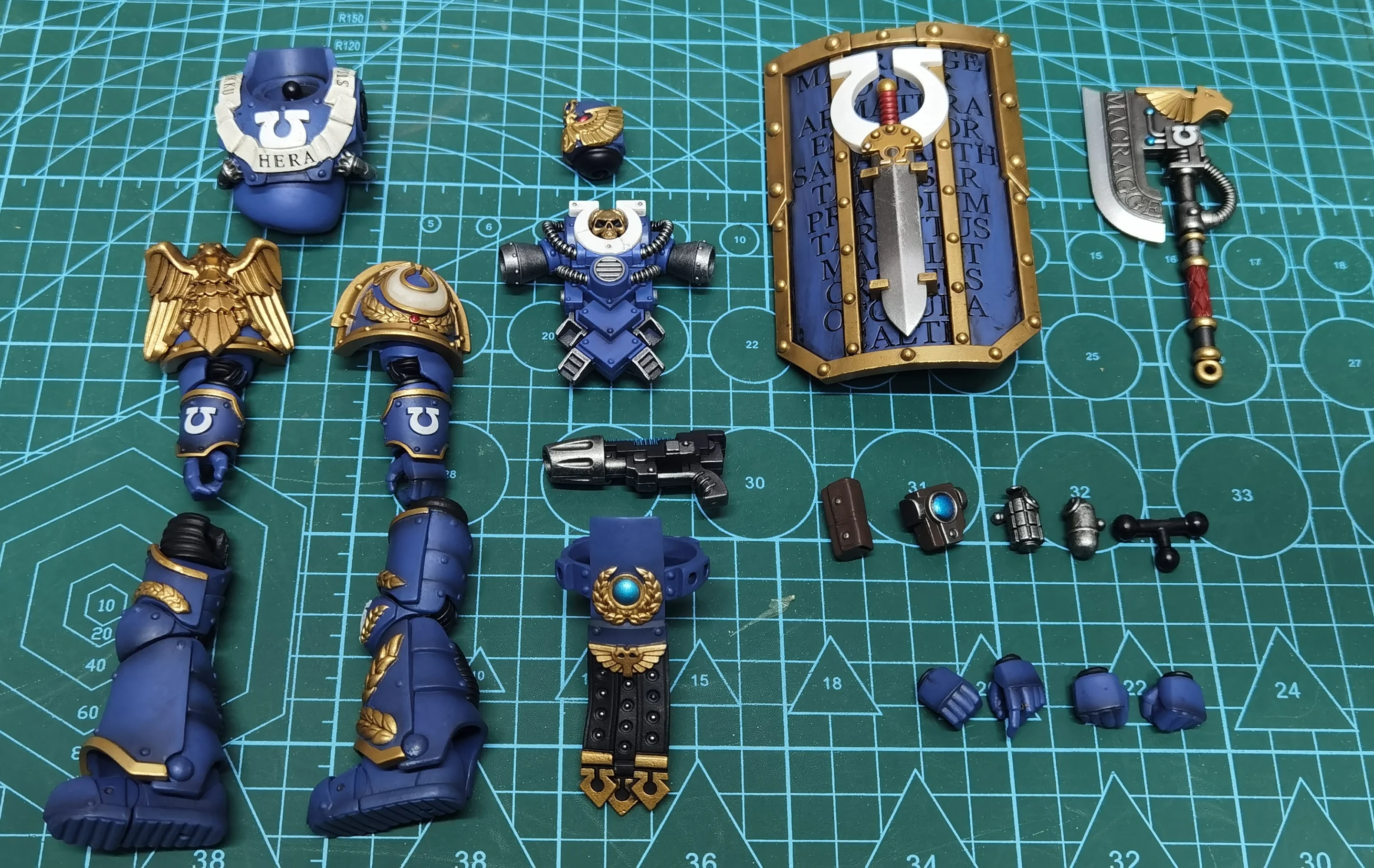 [IN STOCK]JOYTOY warhammer 30K 1/18 Akció Számolás ultramarines invictarus Úr 3 manöken