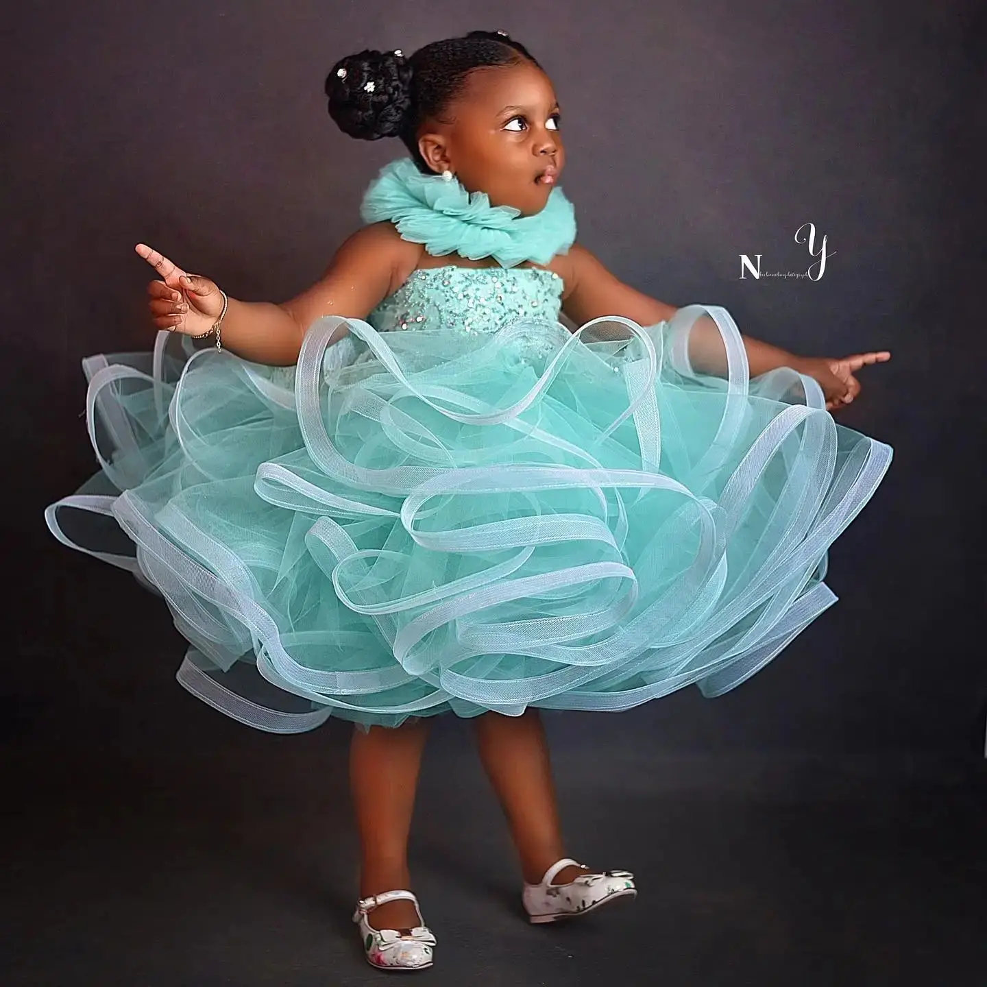 

Vintage Ball Gown Pageant Dresses for Girls Puffy Tiered Short Kids Birthday Gowns Glitter Beads Little Girls Photoshoot Dresses