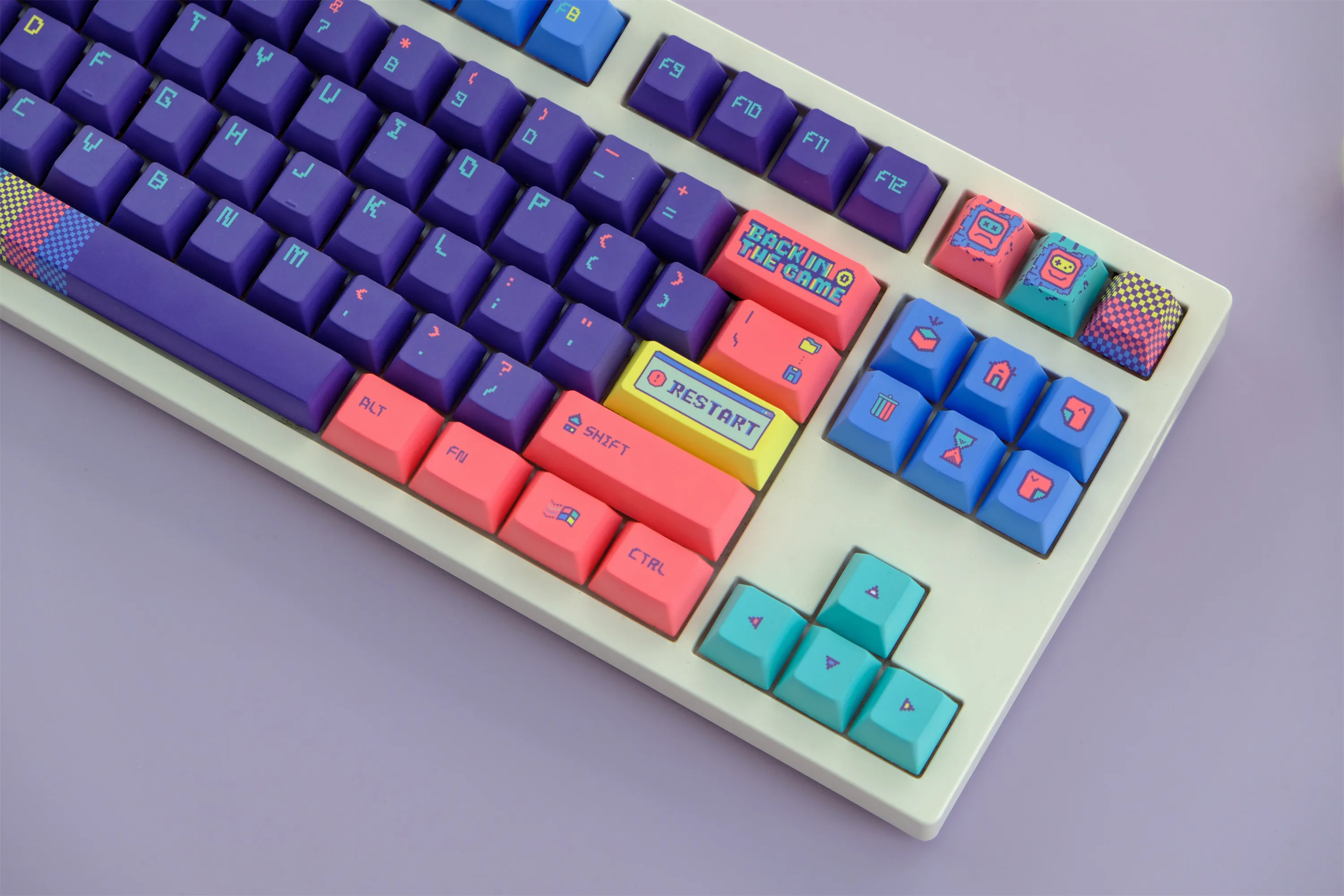 GMK Back To Game Keycaps 129 Keys PBT Keycaps Cherry Profile DYE-SUB Personalized GMK Keycaps For MX Switch Mechanical Keyboard