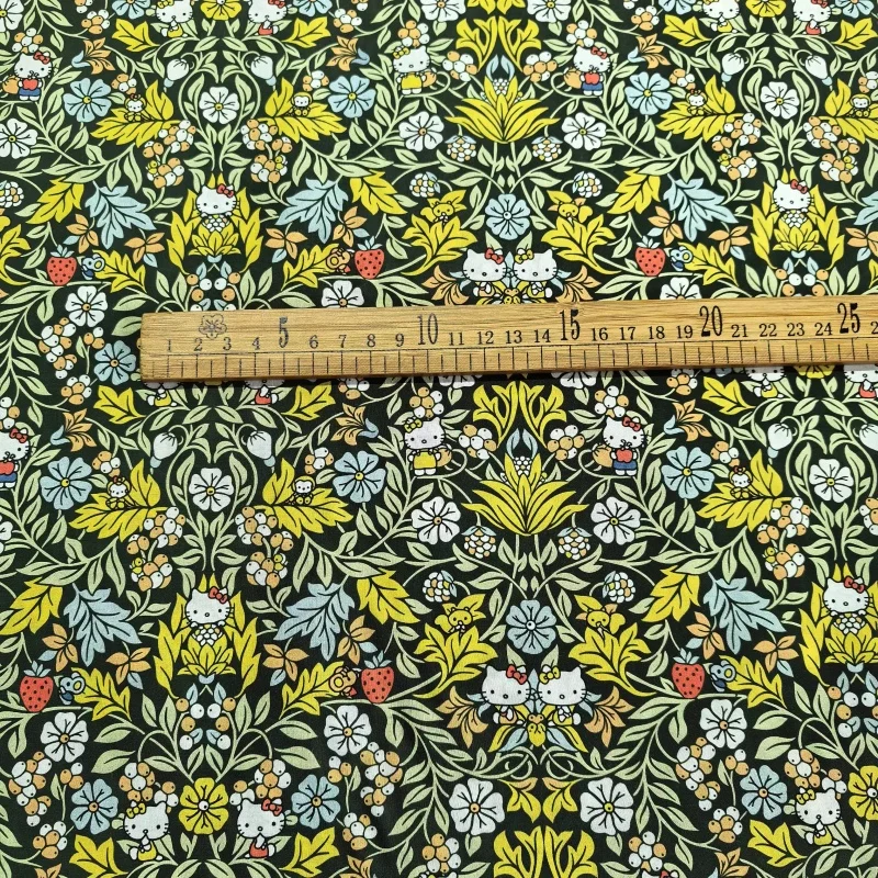 Tela de Algodón 100% Fina de 1 Yarda con Estampado de Hello Kitty y Fresas, Material de Costura para Ropa de Verano para Niñas, Textiles para el Hogar, Manualidades