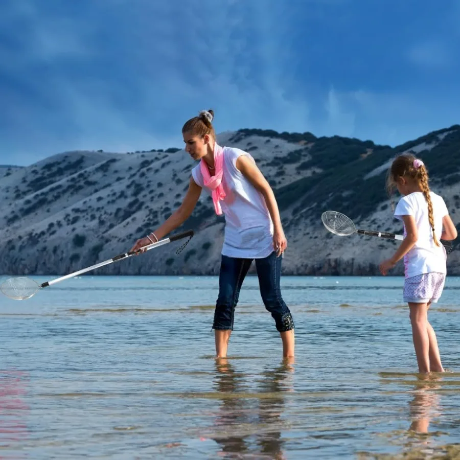 Pifter de arena para playa, 3 juegos de postes telescópicos de arena para tamizar la playa con cestas de cucharas, bolsa de malla para recoger conchas, palas, tiburón T
