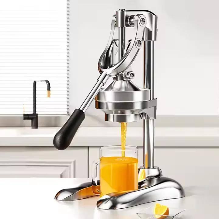 High Quality Manual Mini Home Juicer Can Be Used to Squeeze Fruits Such As Lemons Electroplated Silver Plating Juicer Machine