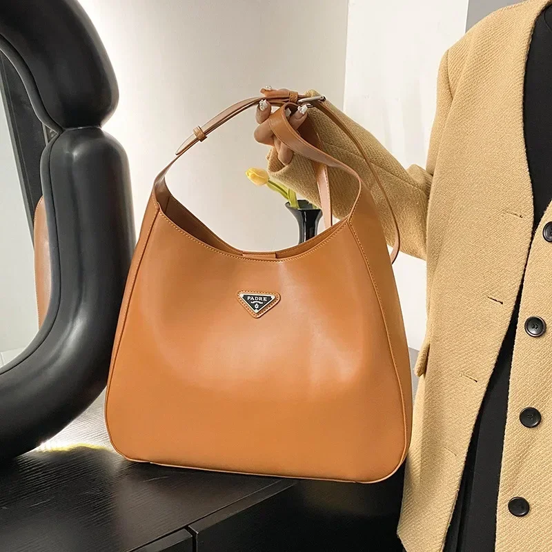 

2025 Women's Minimalist Large Capacity Tote Shoulder Bag Versatile Crossbody Purse for Commute Daily Work Shopping