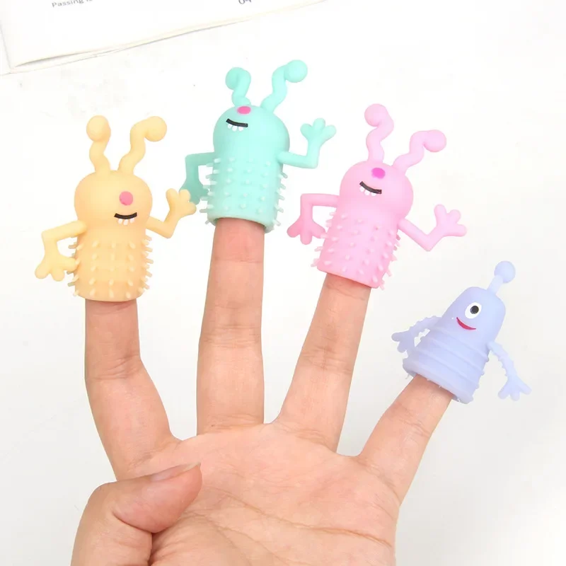 5Pcs/Set Funny Trick Finger Doll  Plastic Cute Mini Animal Monster Children Finger Puppet Parents Adult Toys Gift