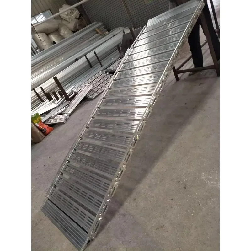 Durable Heavy Duty Aluminum Alloy Folding Ladder Loading Ramp for Car Stage