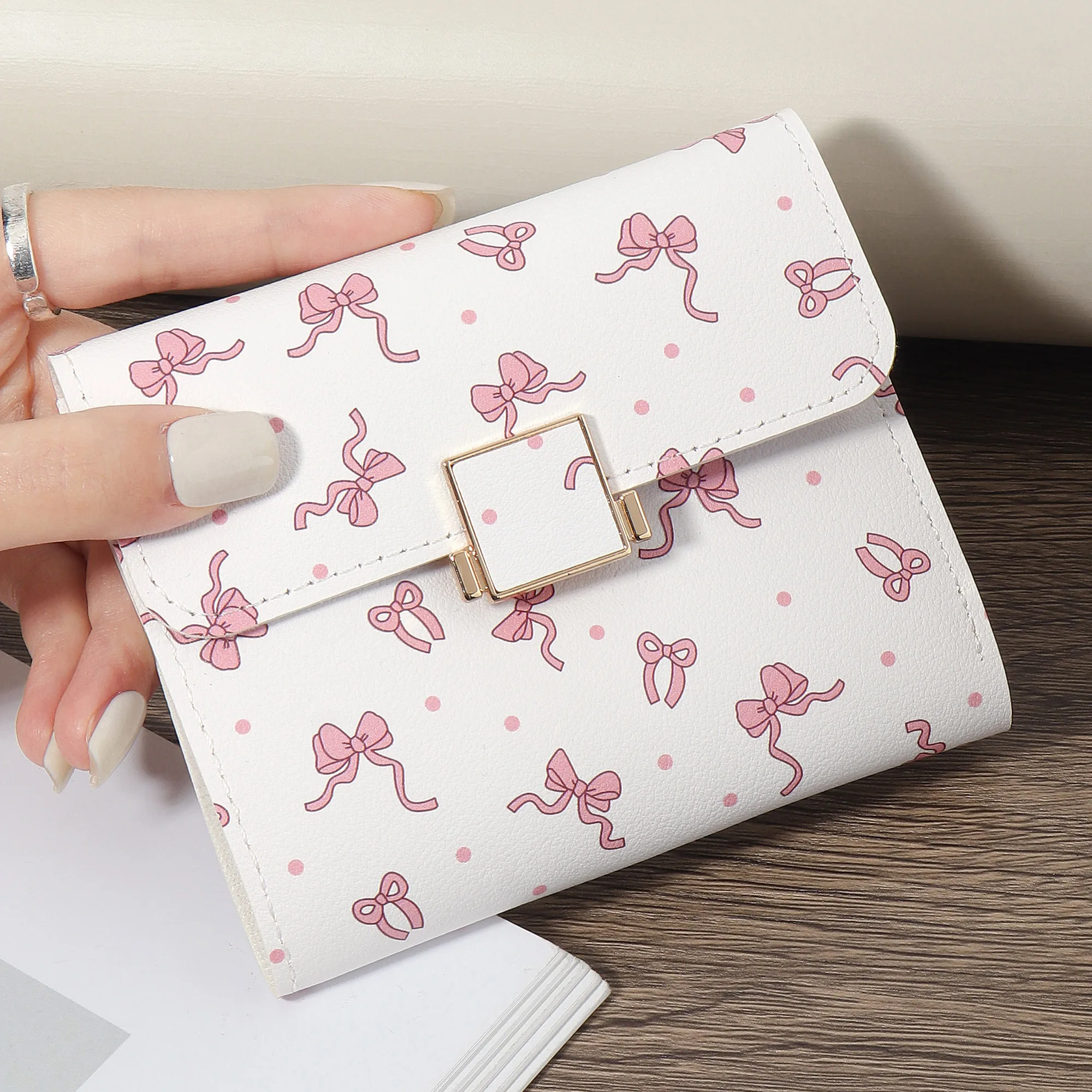 Fashion Folding Women's Wallet Mini, Women's Fashion Wallet with Multi Card Slot and ID Window, Perfect for Outdoor, Travel, and