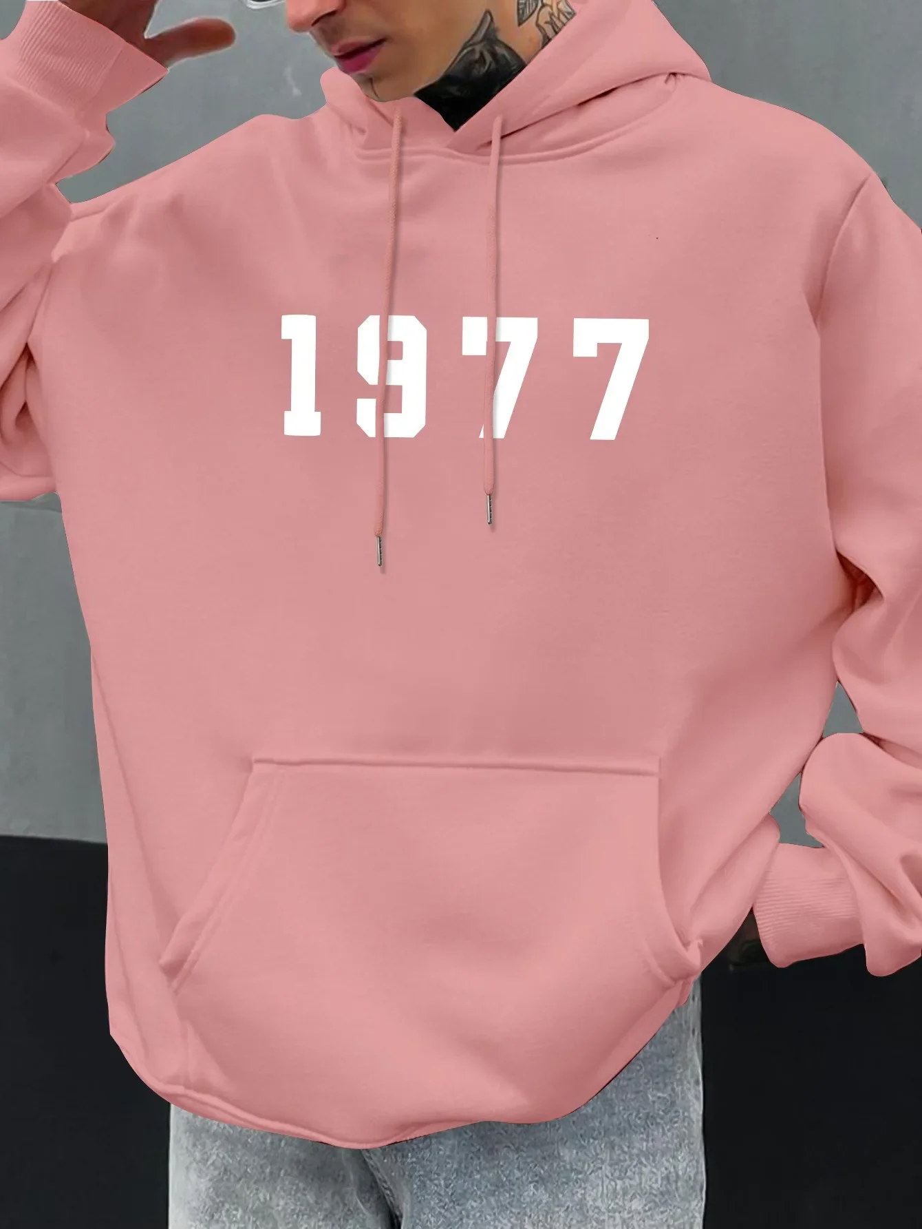 Hip-hop Style Men's Hooded Sweatshirt, Thickened and Warm Fleece, Classic 1977 Retro Number Print Men's Hooded Top - view 6